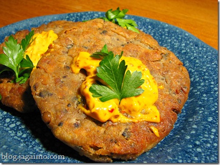 Black-eyed pea cakes with harissa mayonnaise